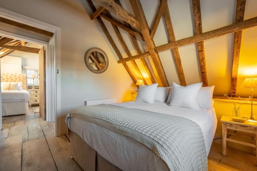Beekeeper'S Cottage Fakenham Exterior photo
