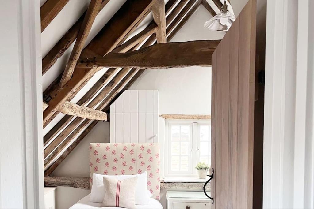 Beekeeper'S Cottage Fakenham Exterior photo